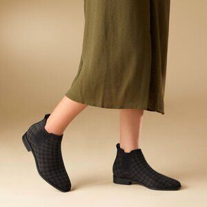 Vivaia Ryan Pro Olive Plaid Square-Toe Water-Repellent Ankle Boots Size 41